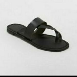 WOMEN'S KADEN FAUX LEATHER FLIP FLOP SANDALS